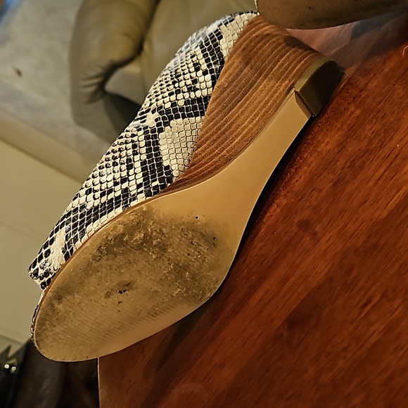 Susina snakeskin leather peep toe wedges - Picture 7 of 8